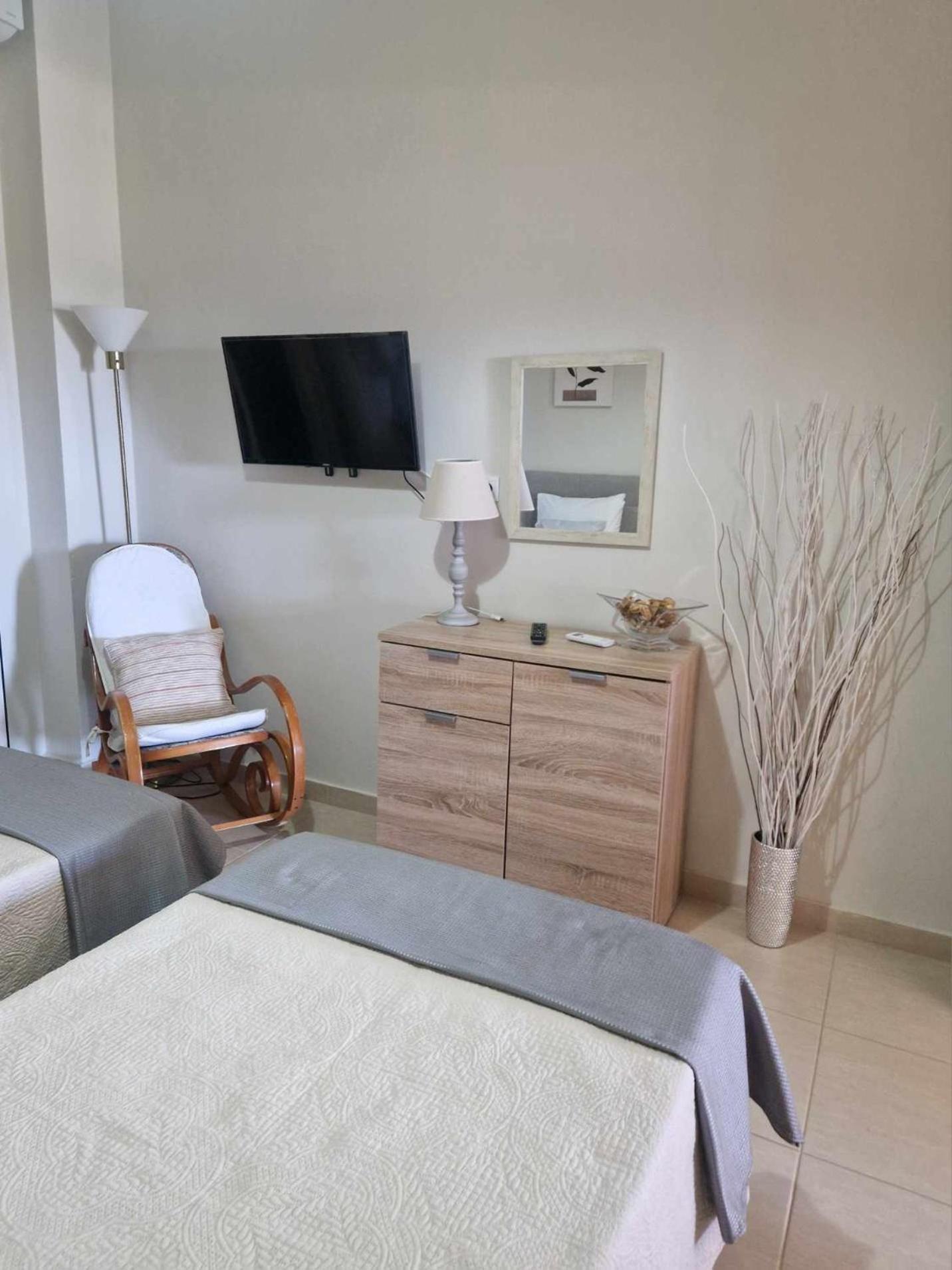 Lovely View Apartments Himare Exteriör bild